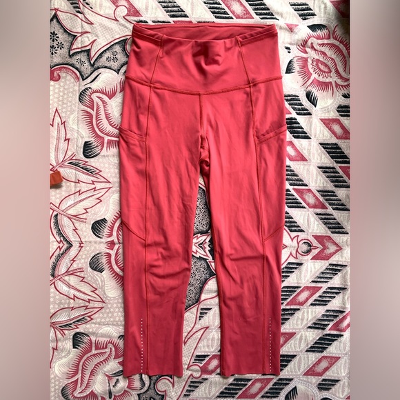 Lulu lemon capris - Picture 1 of 5